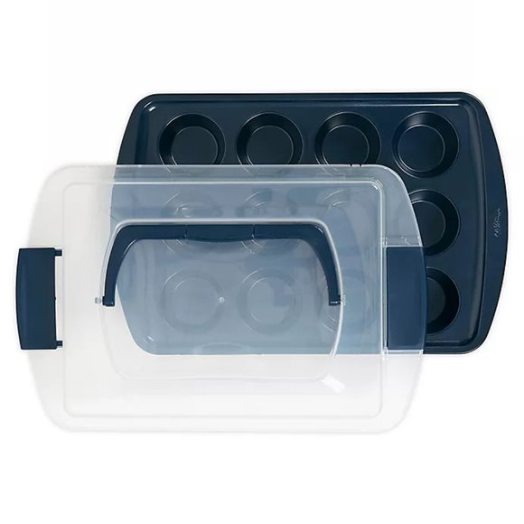 new Wilton Nonstick Diamond-Infused 12-Cupcake/ Muffin Baking Pan w/ Locking Lid - Picture 1 of 8